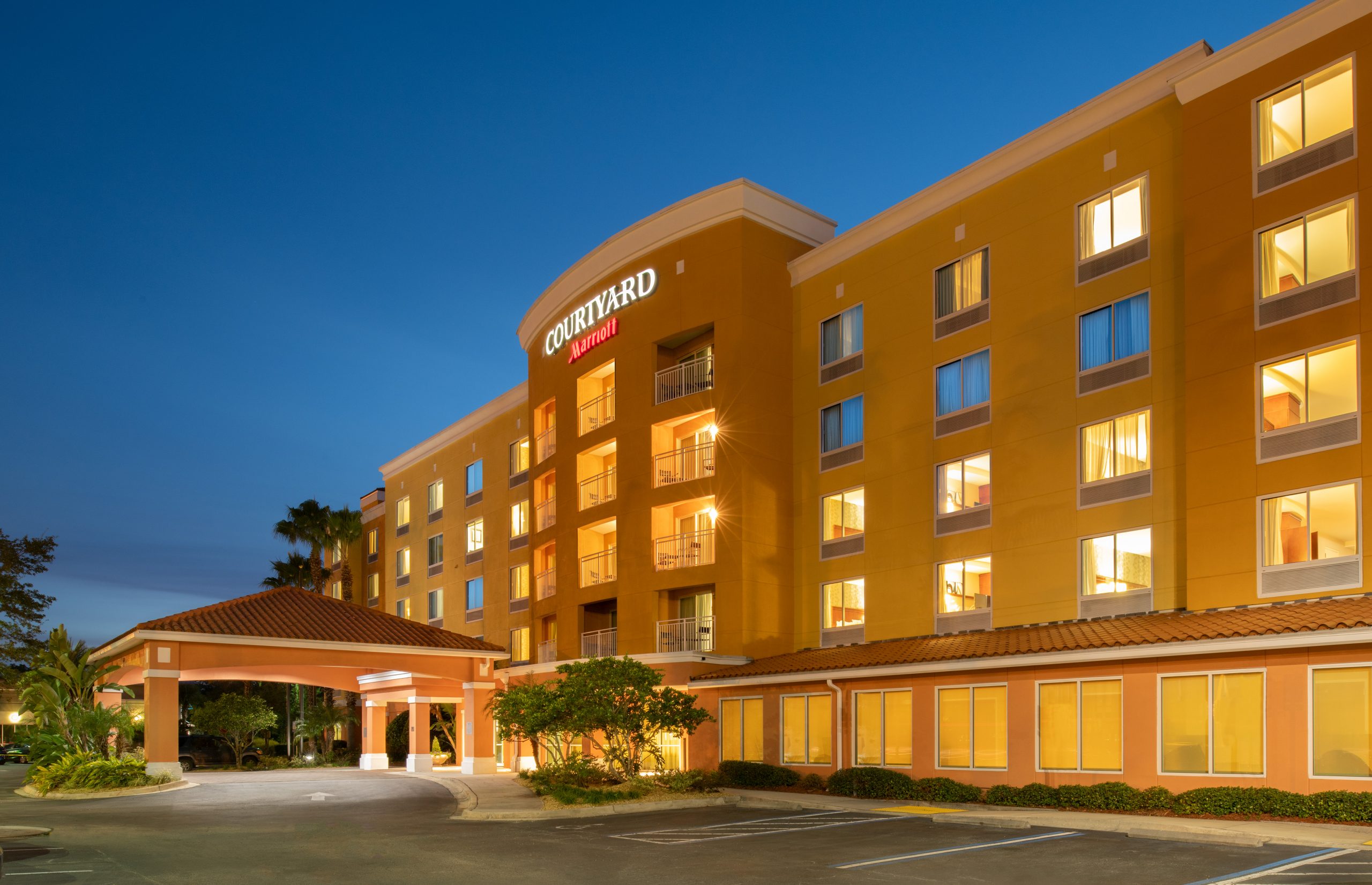 Courtyard by Marriott Orange Park Exterior in the Evening