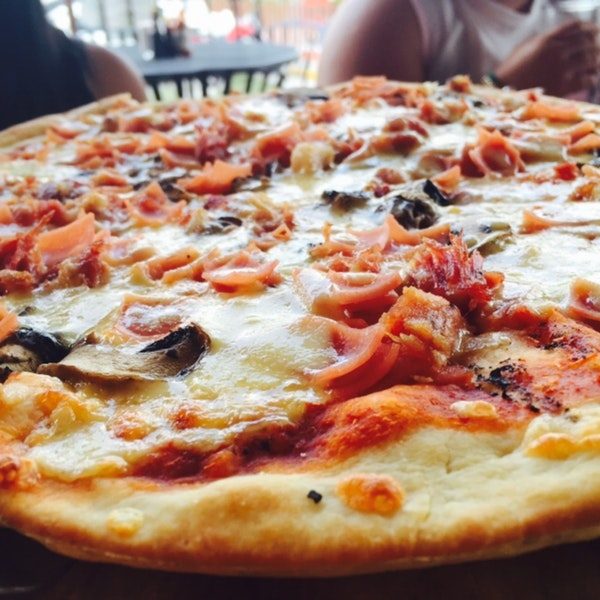Large pizza at D'Fonata - Green Cove Springs FL
