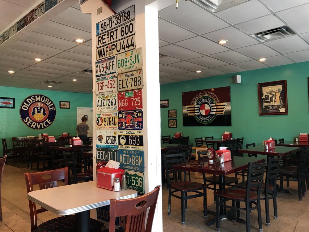 Interior of Tom & Betty's Restaurant in Orange Park
