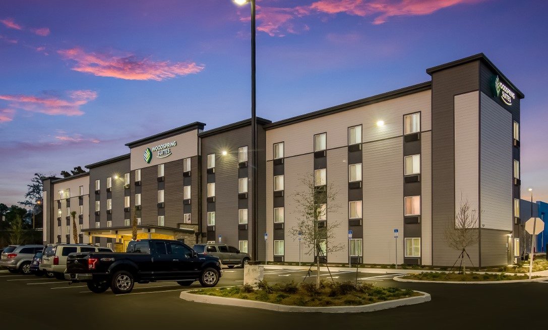 WoodSpring Suites
