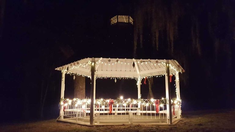 Keystone Heights gazebo at Christmas